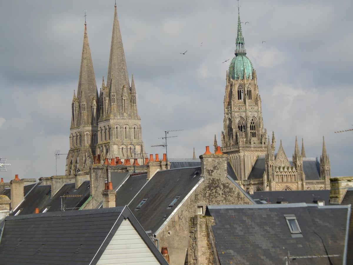 Appartement Au cœur du centre historique à Bayeux Chambre photo